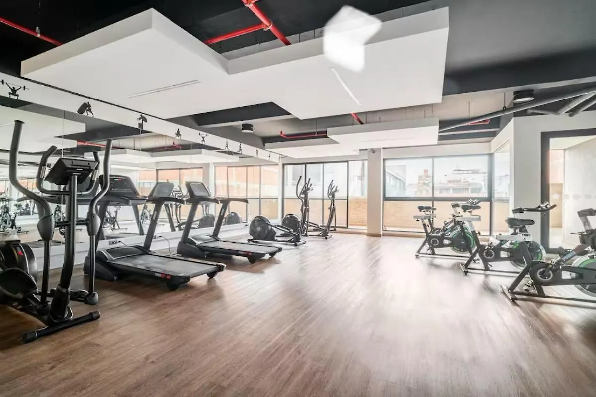 Luxury 1BR Apt with Queen Bed, Pool, City Views! Bogota