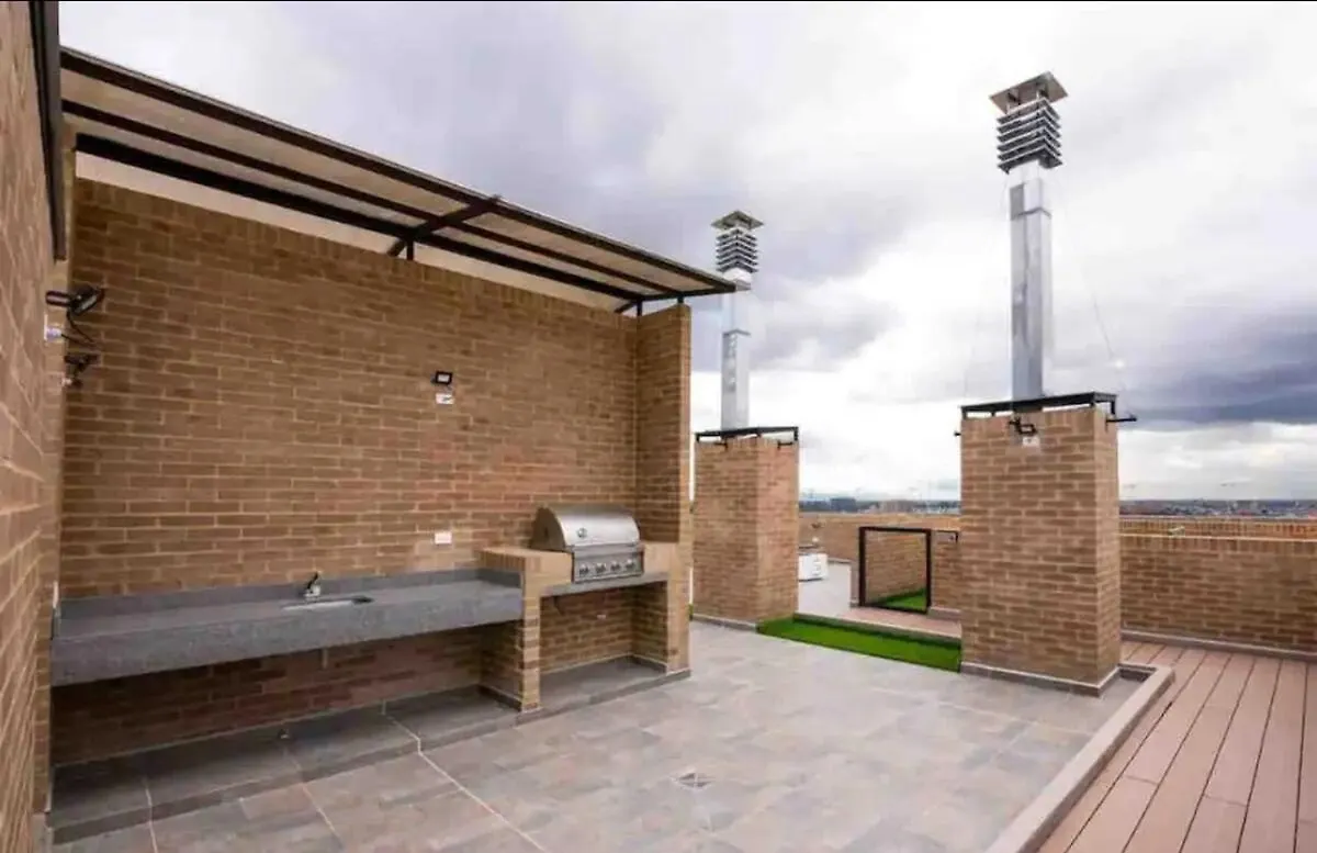 Luxury 1BR Apt with Queen Bed, Pool, City Views! Bogota Apartment