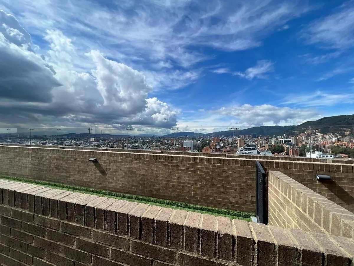 Luxury 1BR Apt with Queen Bed, Pool, City Views! Bogota Apartment