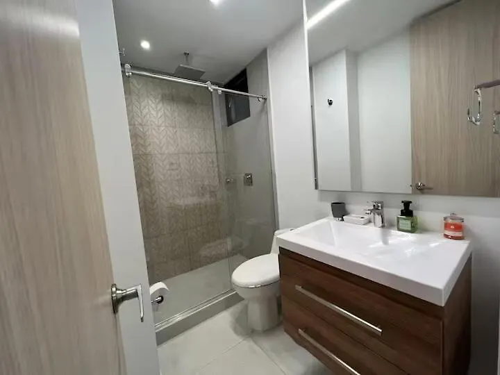 Apartment Luxury 1BR Apt with Queen Bed, Pool, City Views! Bogota