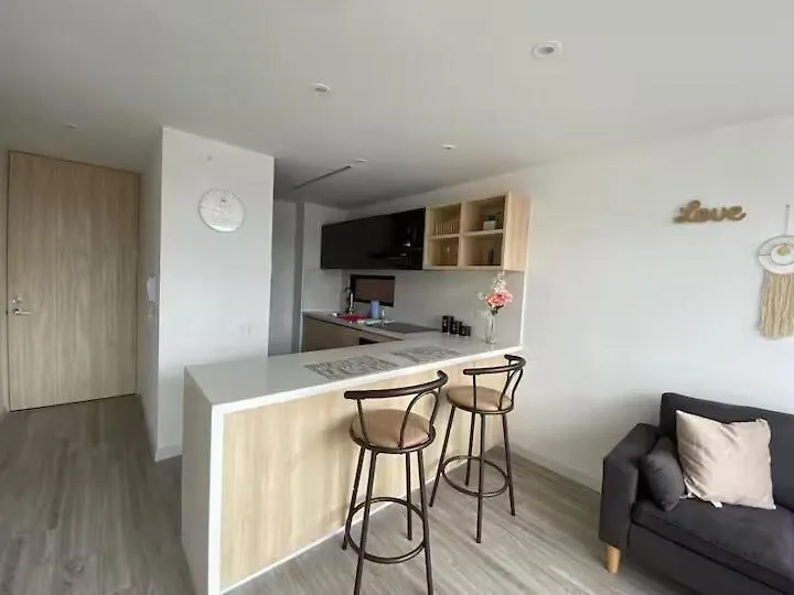 Luxury 1BR Apt with Queen Bed, Pool, City Views! Bogota Colombia
